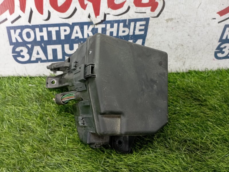 Блок предохранителей под капот TOYOTA VITZ KSP90 1KR-FE (б/у)