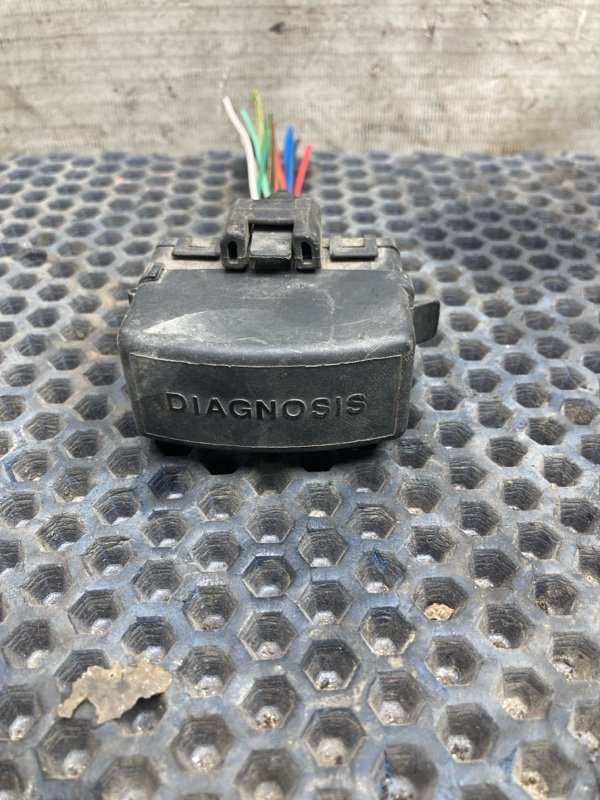 Диагностический разъем TOYOTA (б/у)