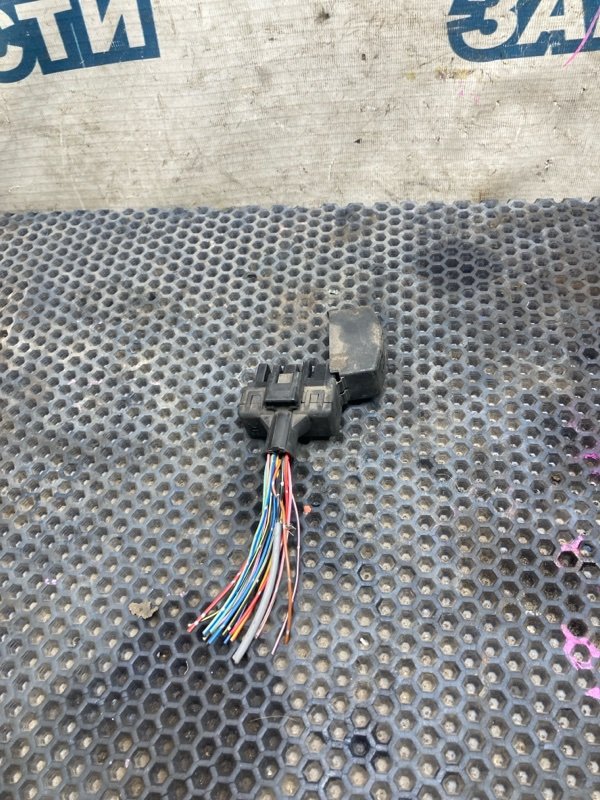 Диагностический разъем TOYOTA (б/у)