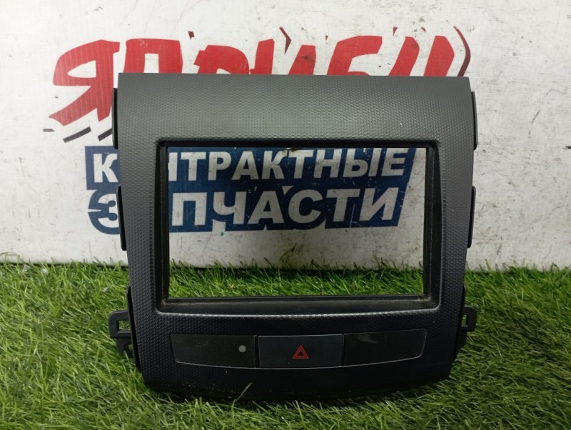 Консоль магнитофона MITSUBISHI OUTLANDER CW5W 4B12 (б/у)