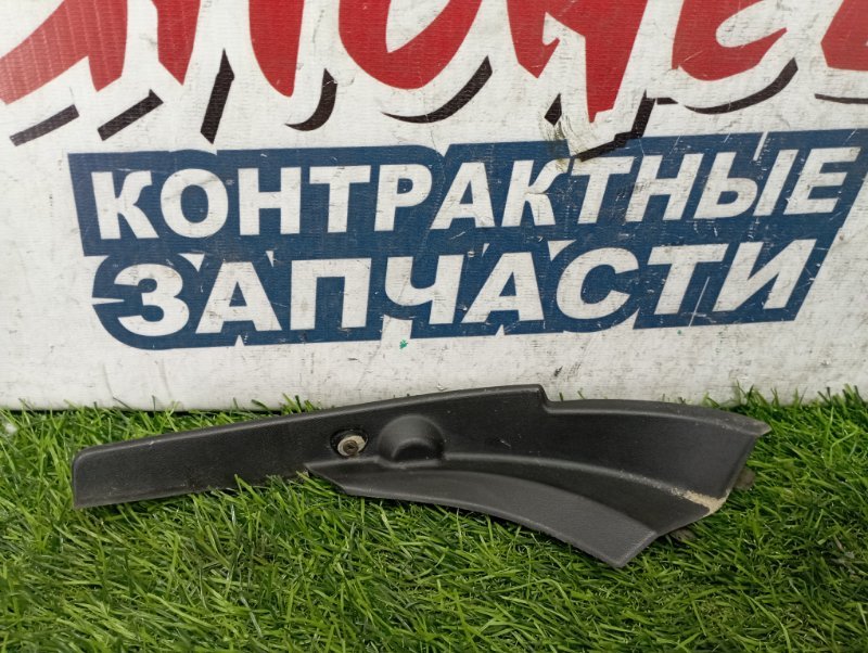 Уголок решетки под дворники MAZDA DEMIO DE3AS ZJVE левый (б/у)