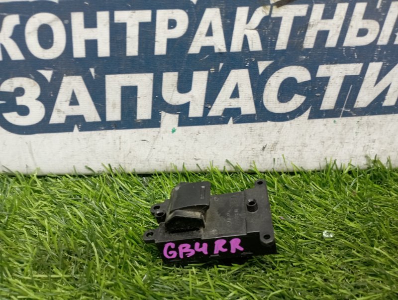 Кнопка стеклоподъемника HONDA FREED GB4 L15A задняя правая (б/у)
