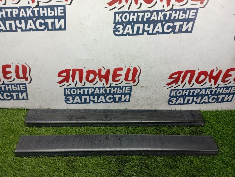 Накладка на дверь MITSUBISHI DIAMANTE F31A 6G73 задняя (б/у)