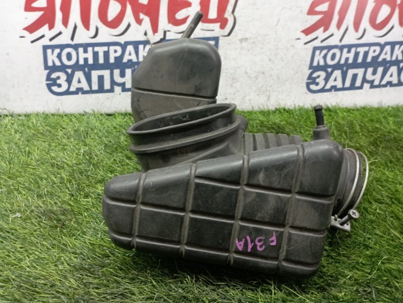 Патрубок воздушного фильтра MITSUBISHI DIAMANTE F31A 6G73 (б/у)