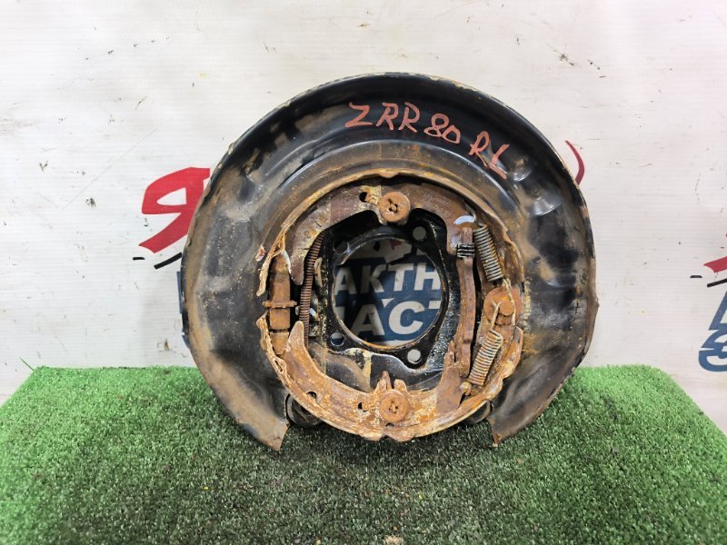 Механизм стояночного тормоза TOYOTA VOXY ZRR80 3ZR-FAE задний левый (б/у)