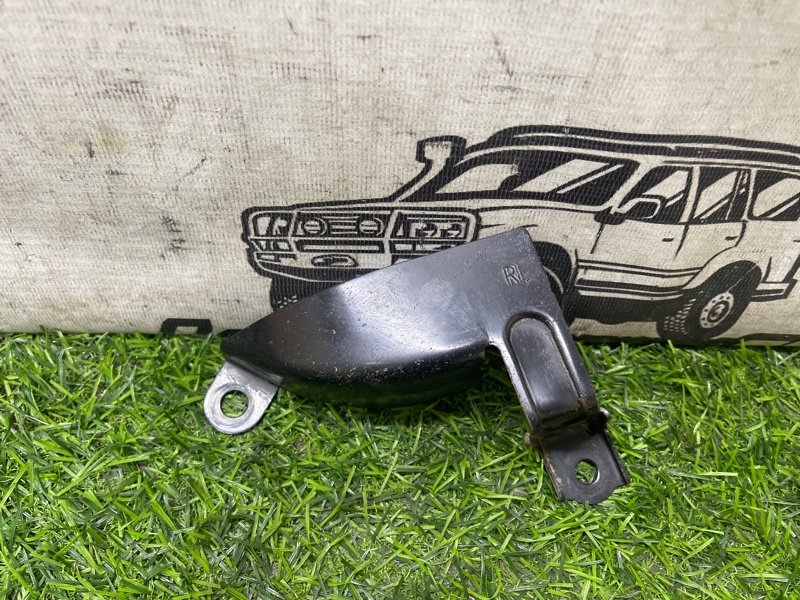 Пыльник гидроаккумулятора LEXUS LX470 UZJ100 2UZ-FE задний левый (б/у)