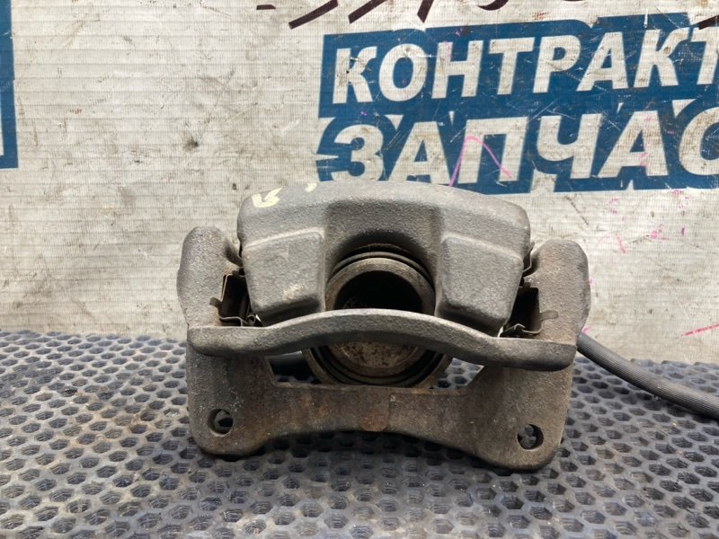 Суппорт TOYOTA PRIUS NHW11 1NZ-FXE передний правый (б/у)