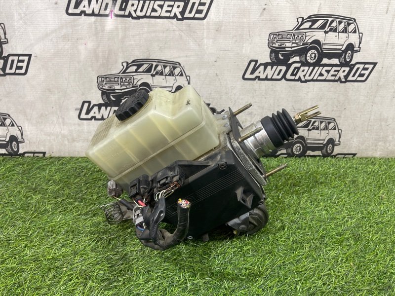 Главный тормозной цилиндр TOYOTA LAND CRUISER UZJ100 2UZ-FE (б/у)