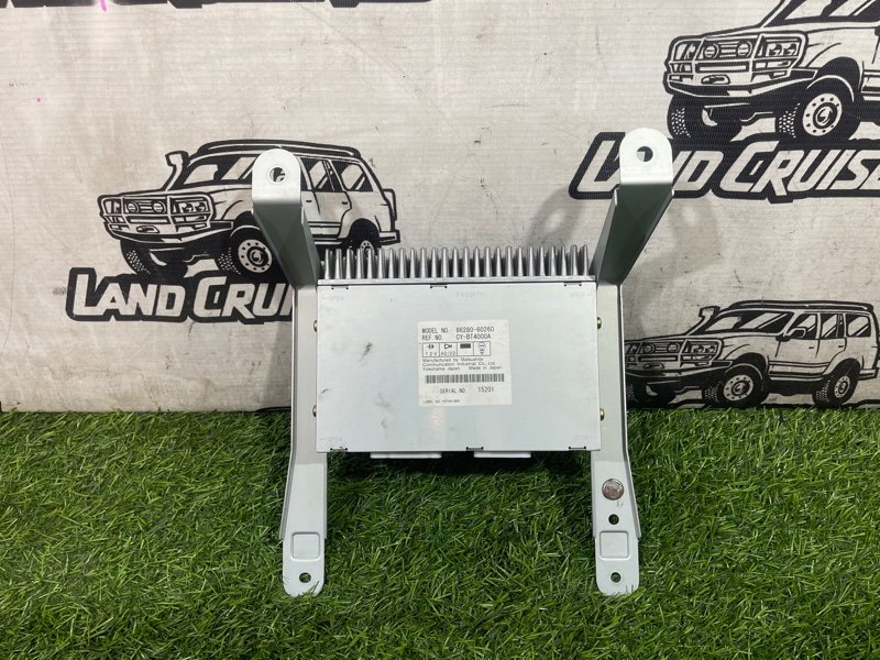 Усилитель магнитофона TOYOTA LAND CRUISER UZJ100 2UZ-FE (б/у)