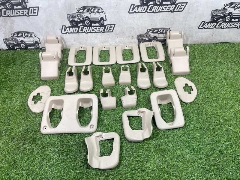 Крышка петли сиденья TOYOTA LAND CRUISER UZJ100 2UZ-FE (б/у)