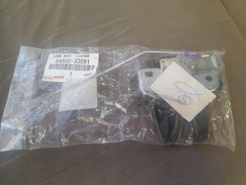 Замок багажника TOYOTA CAMRY ACV30 2AZ-FE