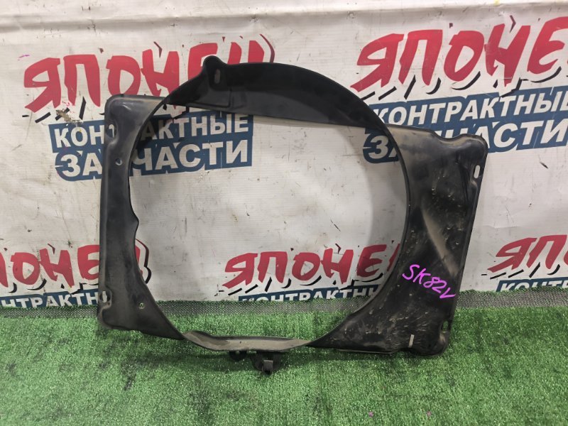 Диффузор радиатора MAZDA BONGO SK82V F8 (б/у)