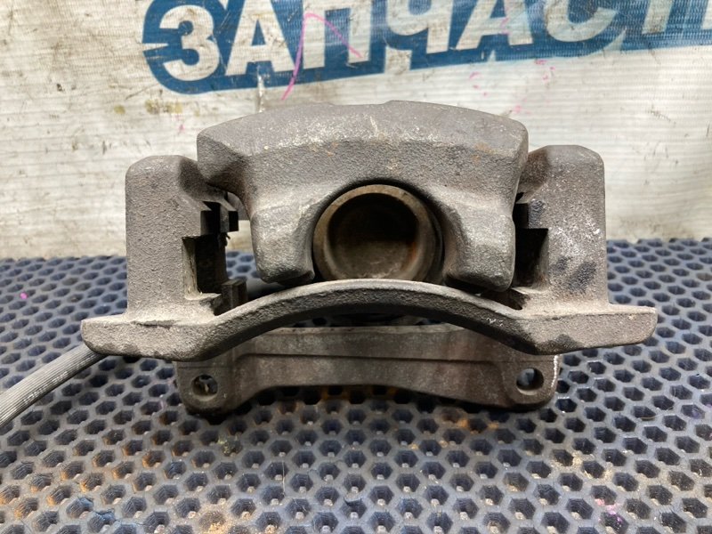 Суппорт TOYOTA VISTA AZV50 1AZ-FSE передний правый (б/у)