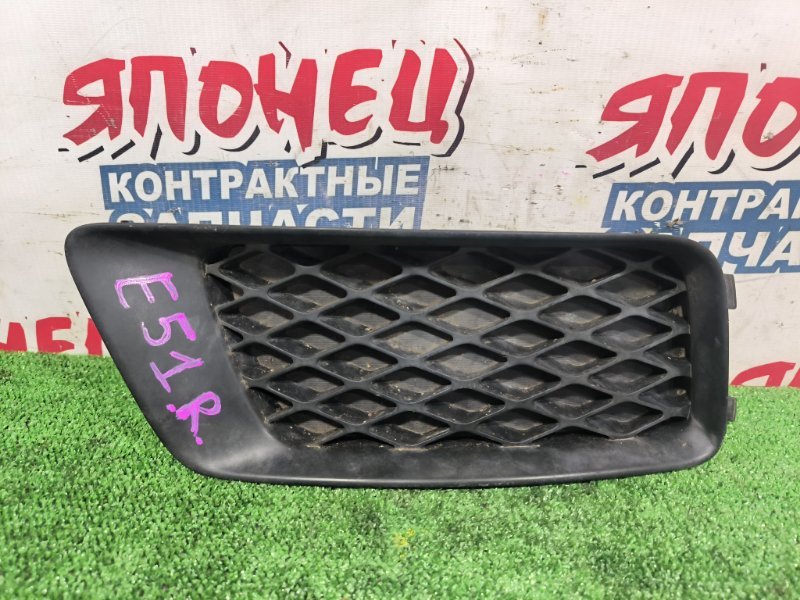 Заглушка бампера NISSAN ELGRAND E51 VQ35DE передняя правая (б/у)