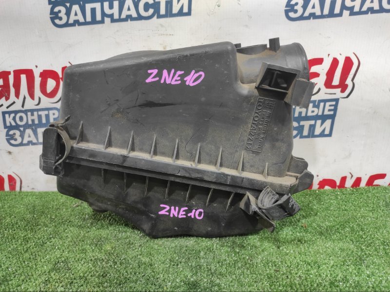 Корпус воздушного фильтра TOYOTA WISH ZNE10 1ZZ-FE (б/у)