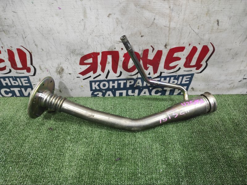 Горловина топливного бака TOYOTA CROWN MAJESTA UZS151 1UZ-FE (б/у)