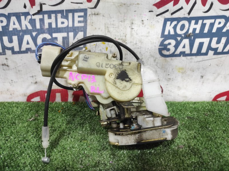 Замок двери TOYOTA PLATZ NCP12 1NZ-FE задний левый (б/у)