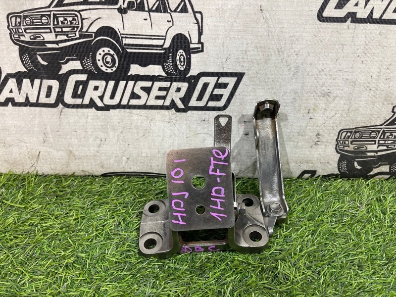 Кронштейн опоры двигателя TOYOTA LAND CRUISER HDJ101 1HD-FTE (б/у)