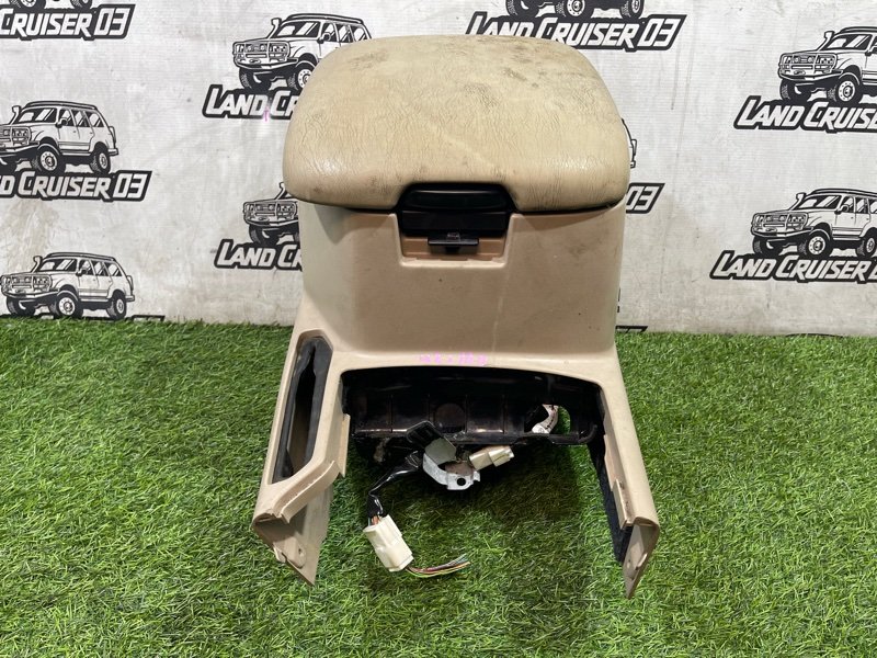 Бардачок между сиденьями TOYOTA LAND CRUISER UZJ100 2UZ-FE (б/у)