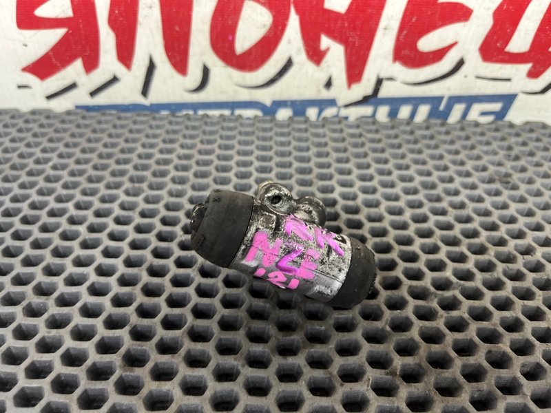 Тормозной цилиндр TOYOTA ALLEX NZE121 1NZ-FE 2002 задний правый (б/у)