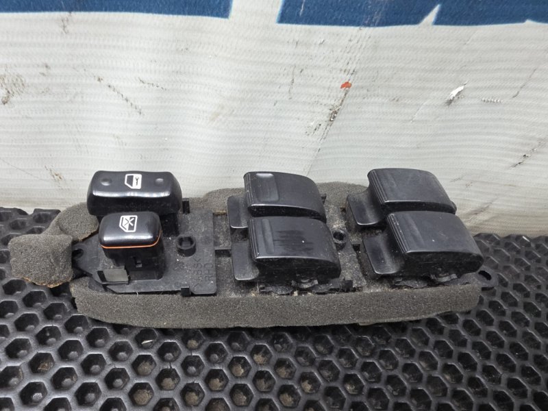 Блок упр. стеклоподъемниками TOYOTA ARISTO JZS160 2JZ-GE (б/у)