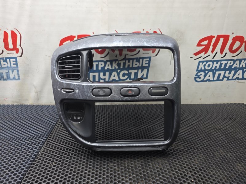 Консоль магнитофона MITSUBISHI DELICA PD6W 6G72 (б/у)