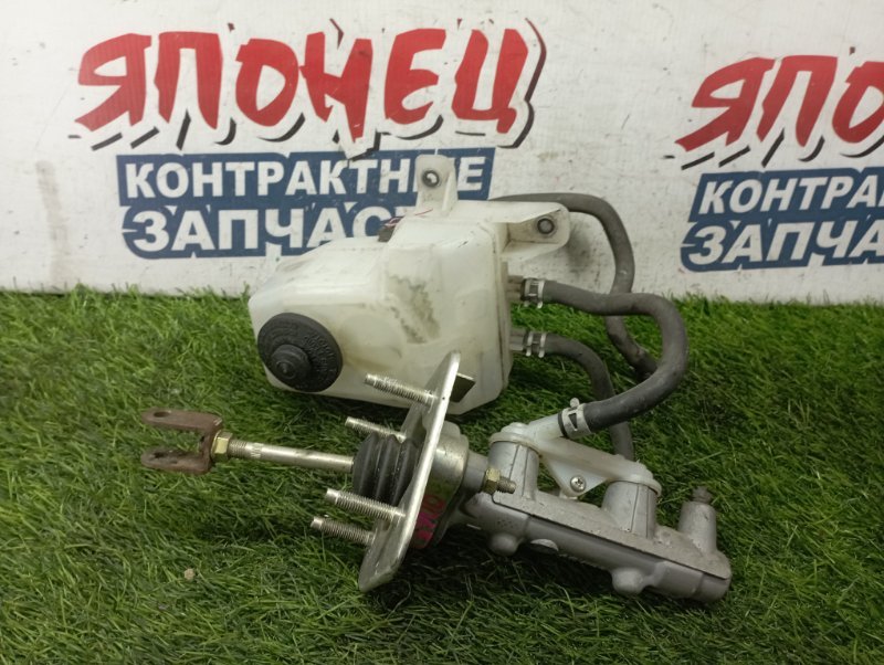 Главный тормозной цилиндр TOYOTA PRIUS NHW20 1NZ-FXE (б/у)