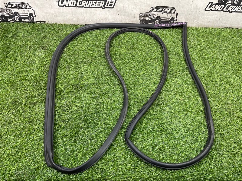 Уплотнитель двери LEXUS LX470 UZJ100 2UZ-FE передний правый (б/у)