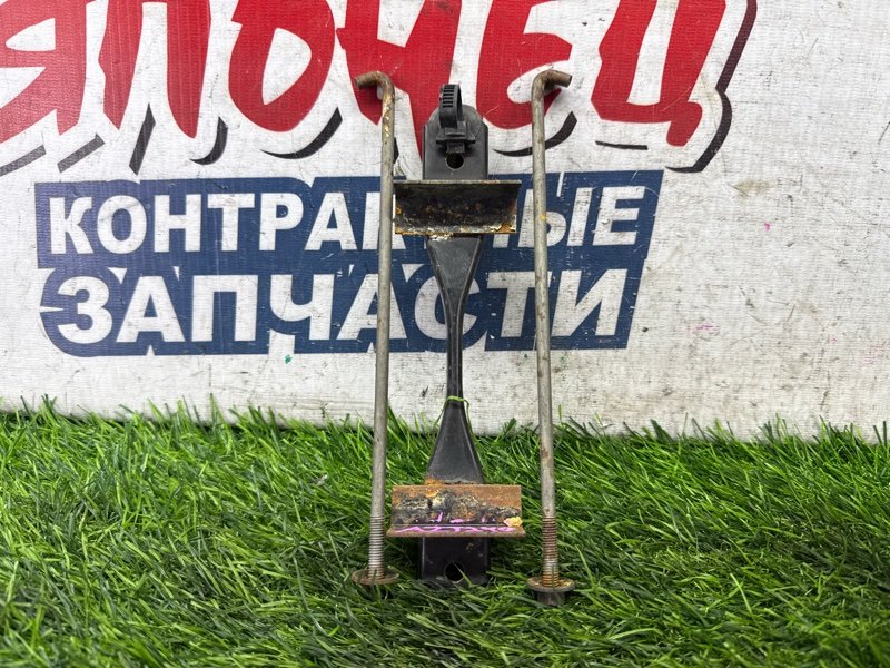 Крепление аккумулятора TOYOTA PREMIO AZT240 1AZ-FSE (б/у)
