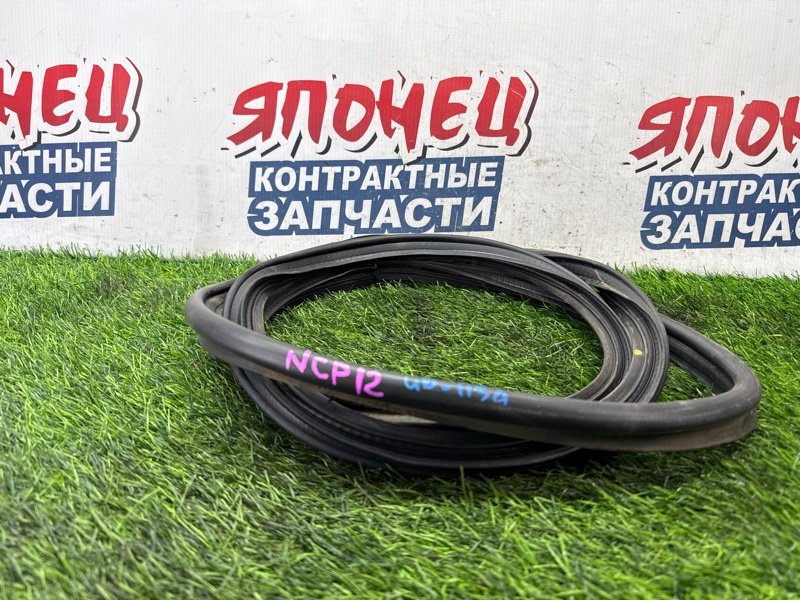 Уплотнительная резинка багажника TOYOTA PLATZ NCP12 1NZ-FE (б/у)