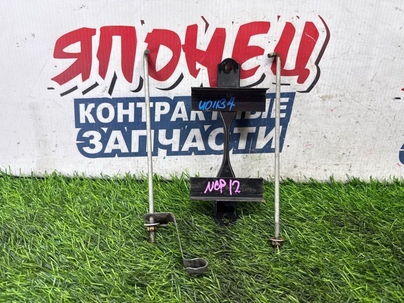 Крепление аккумулятора TOYOTA PLATZ NCP12 1NZ-FE (б/у)