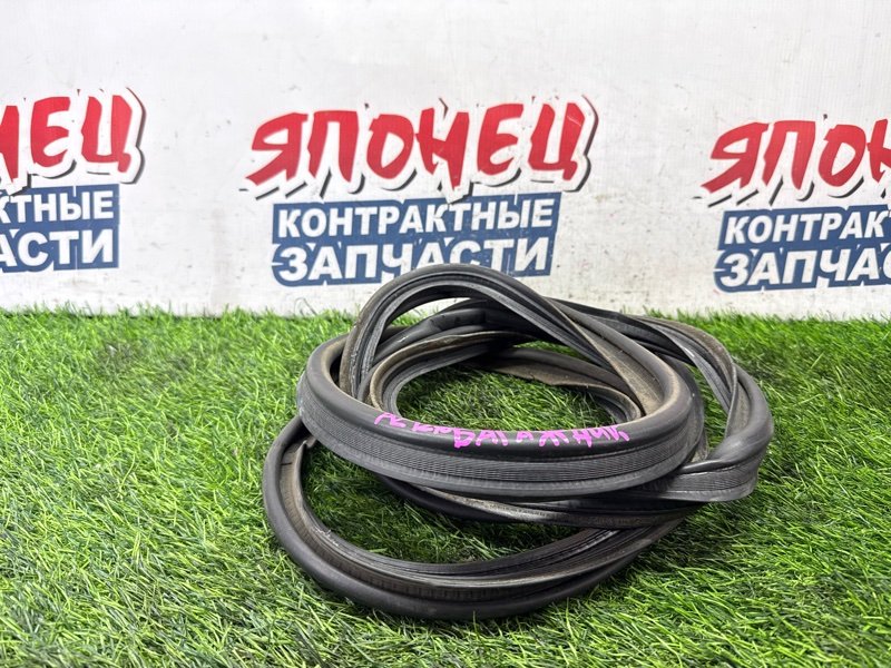 Уплотнительная резинка багажника TOYOTA PREMIO AZT240 1AZ-FSE (б/у)