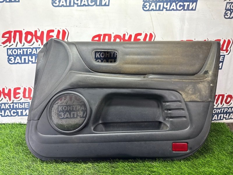 Обшивка двери TOYOTA ALTEZZA GXE10 1G-FE передняя правая (б/у)