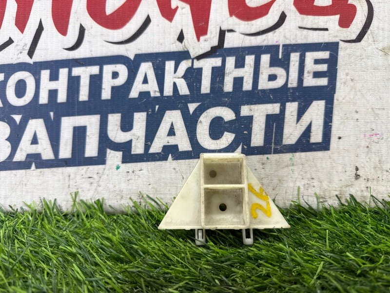 Крепление бампера TOYOTA KLUGER V ACU25 2AZ-FE заднее правое (б/у)