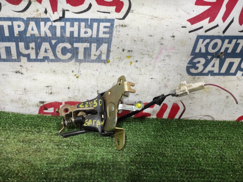 Замок багажника TOYOTA VISTA ZZV50 1ZZ-FE (б/у)