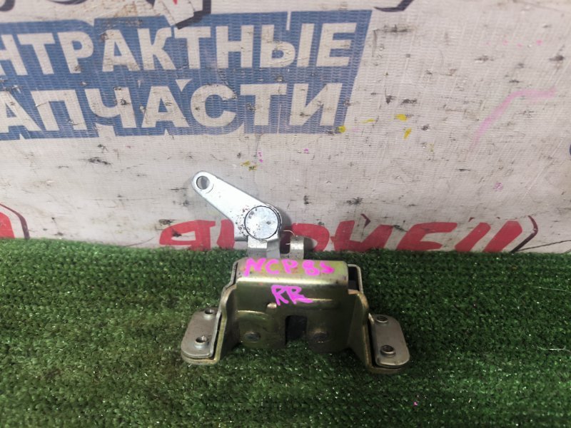 Замок двери TOYOTA SIENTA NCP85 1NZ-FE задний правый (б/у)