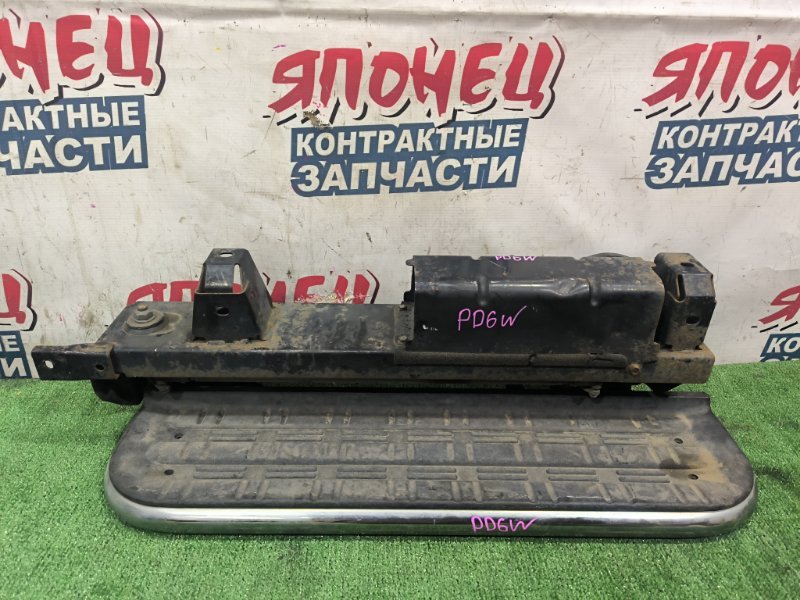 Подножка MITSUBISHI DELICA PD6W 6G72 задняя левая (б/у)