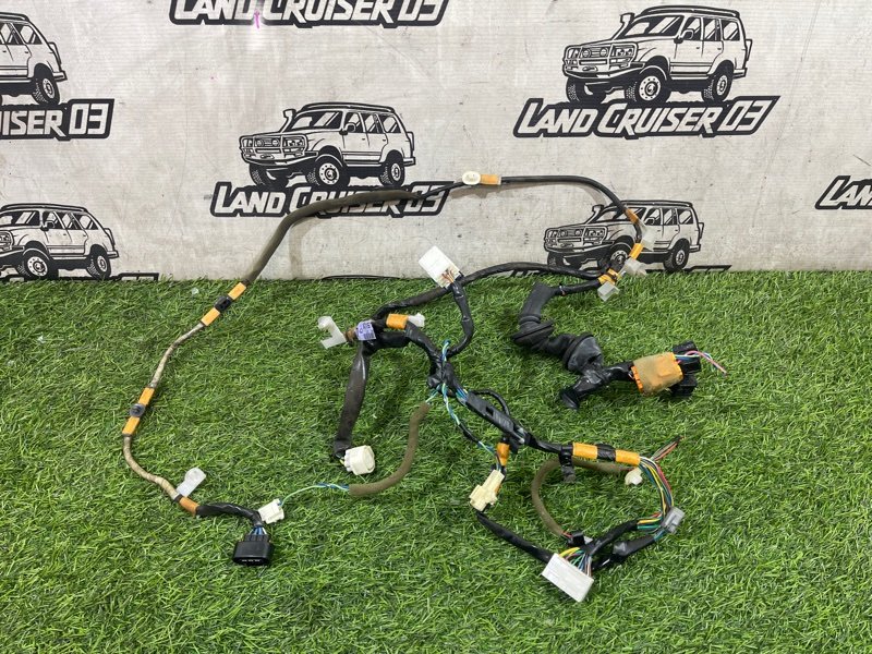 Проводка двери TOYOTA LAND CRUISER UZJ100 2UZ-FE передняя правая (б/у)