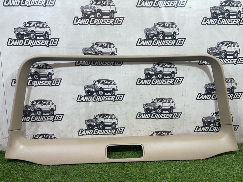 Обшивка двери багажника TOYOTA LAND CRUISER UZJ100 2UZ-FE (б/у)