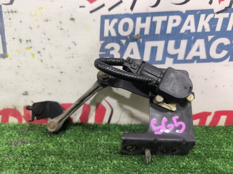 Датчик высоты дорожного просвета SUBARU FORESTER SG5 EJ203 передний (б/у)
