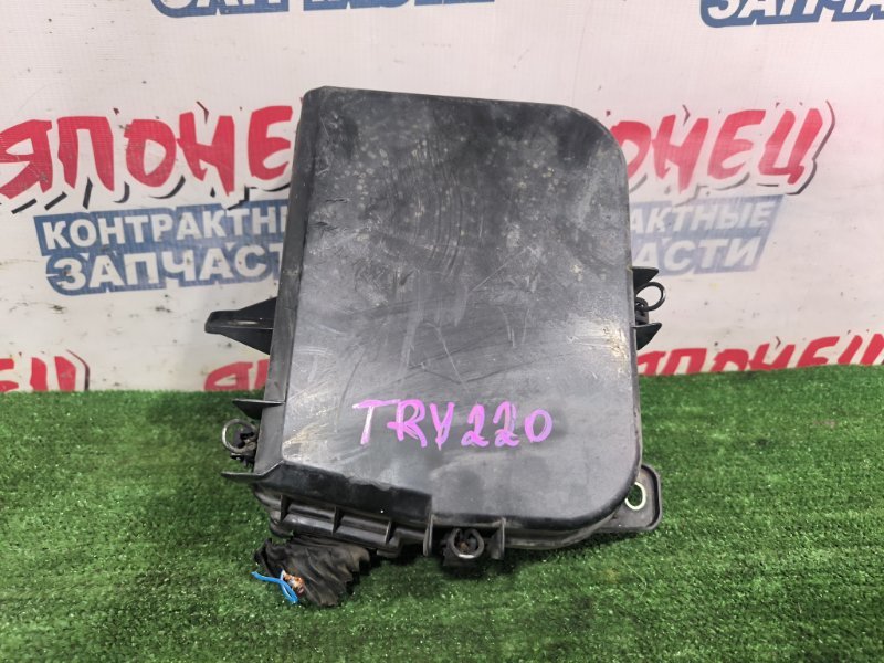 Блок предохранителей под капот TOYOTA DYNA TRY220 1TRFE (б/у)