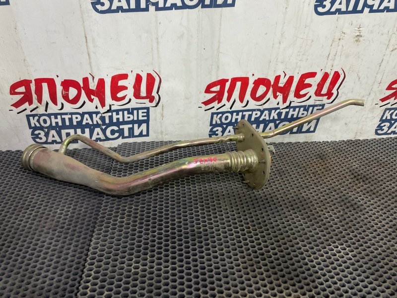 Горловина топливного бака TOYOTA CRESTA JZX90 1JZ-GE 1995 (б/у)