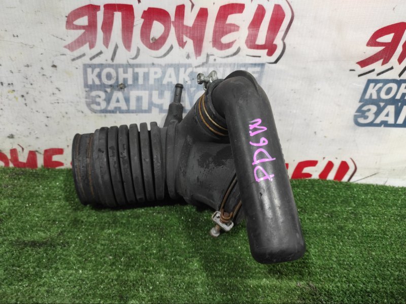 Патрубок воздушного фильтра MITSUBISHI DELICA PD6W 6G72 (б/у)