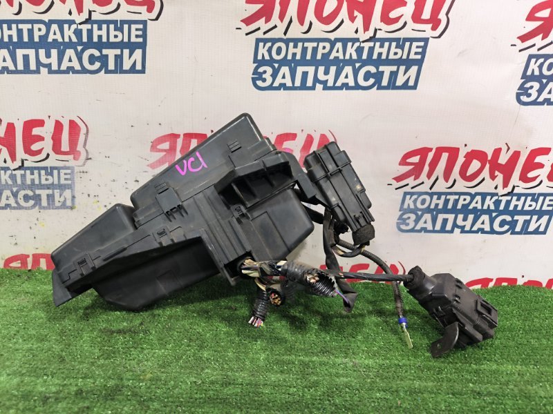 Блок предохранителей под капот HONDA INSPIRE UC1 J30A (б/у)