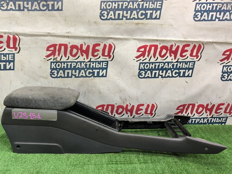 Бардачок между сиденьями TOYOTA CROWN MAJESTA UZS151 1UZ-FE (б/у)