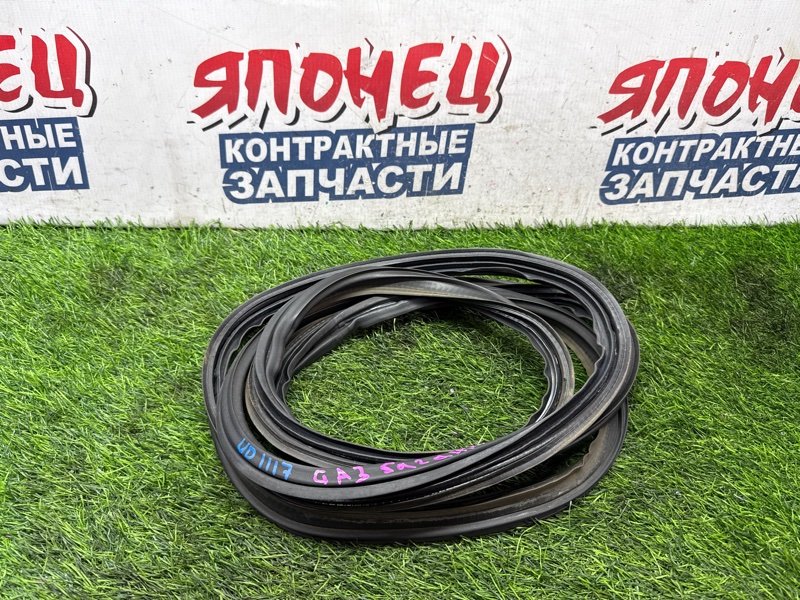 Уплотнительная резинка багажника HONDA LOGO GA3 D13B (б/у)