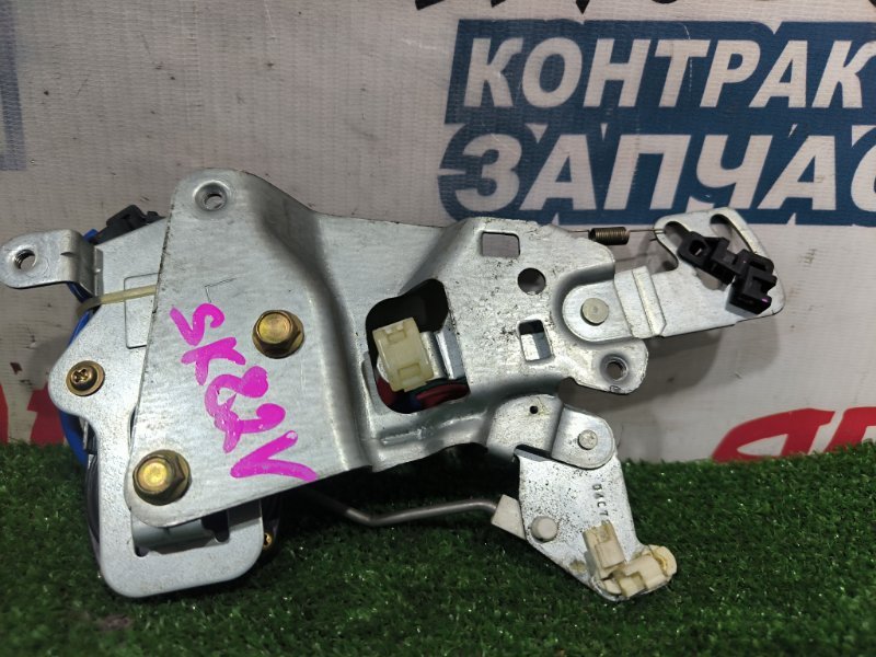 Активатор замка двери MAZDA BONGO SK82V F8 задний левый (б/у)