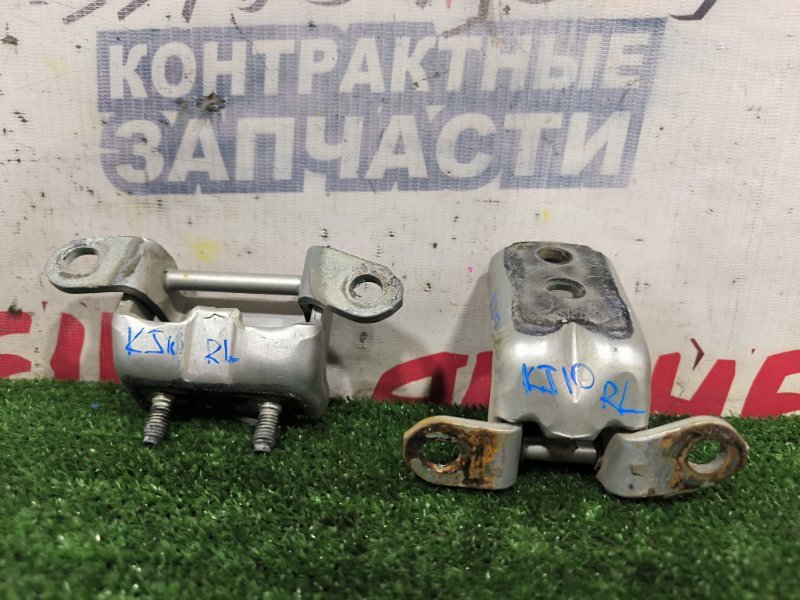 Петля двери NISSAN DUALIS KJ10 MR20DE задняя левая (б/у)