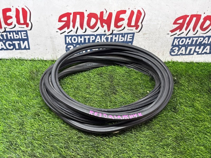 Уплотнительная резинка багажника HONDA STEPWGN RF3 K20A (б/у)