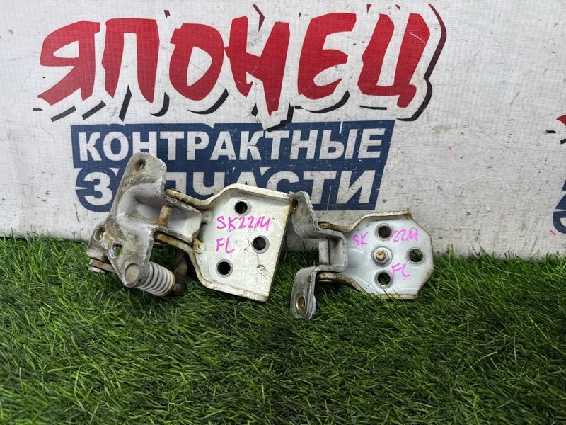 Петля двери MAZDA BONGO SK22M R2 передняя левая (б/у)